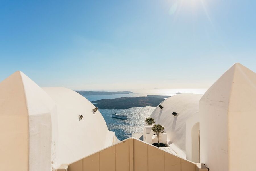 Santorini: Caldera Trail Guided Hike and Sunset Viewing - From Fira to Firostefani, an easy start with plenty to see
