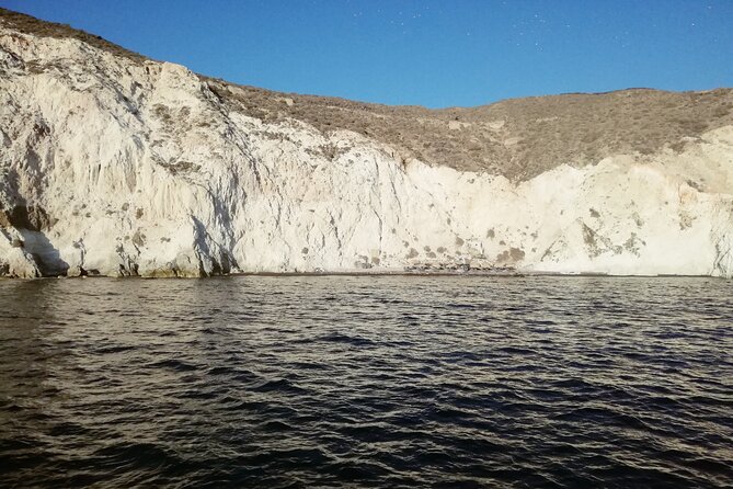 Santorini Catamaran Cruise with Fresh Meal and Open Bar - A relaxed start at Vlychada port