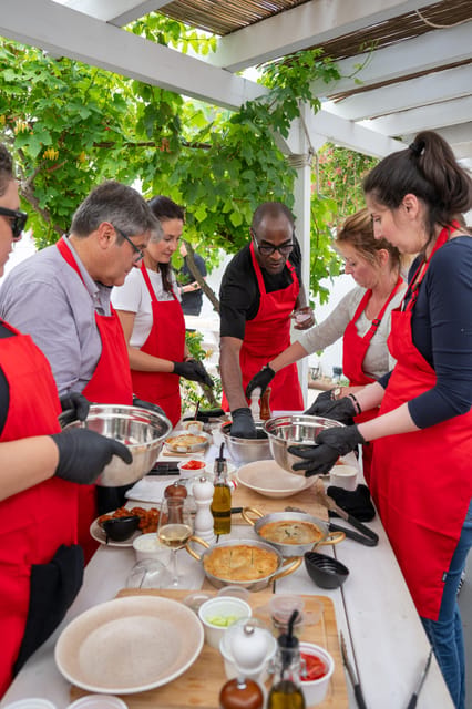 Santorini: Cooking Class with Lunch and Wine Tasting - Who should book this Santorini cooking class?