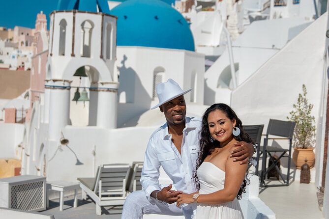 Santorini couple photoshoot with 50 edited photos! - Stop two: caldera views across Santorini