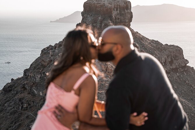 Santorini: Customized Private Photoshoot Walk in Oia - Wind, hair, and changing conditions