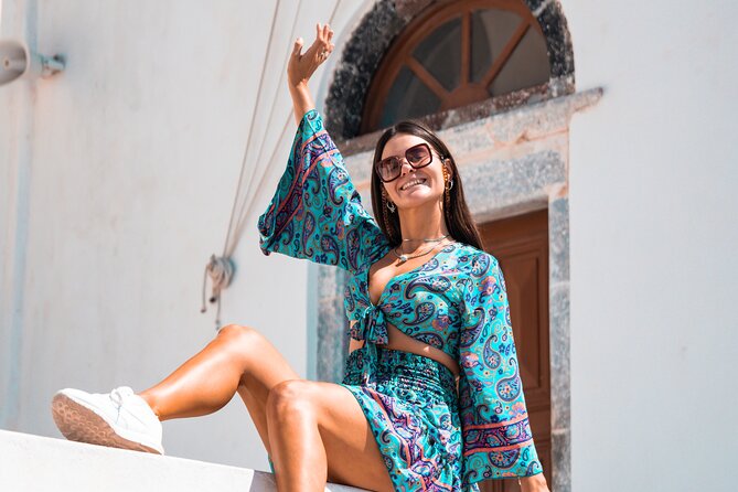 Santorini: Customized Private Photoshoot Walk in Oia - What the one-hour walk is likely to feel like