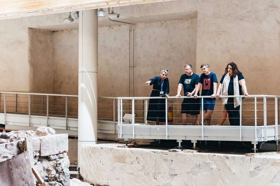 Santorini: Experience Akrotiri with a Licensed Tour Guide - Kitchens, toilets, and ancient plumbing