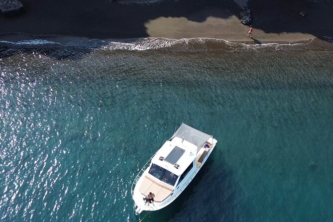 Santorini Fishing Private Cruise boat tour - BBQ, Snorkeling - Leaving Ormos Ammoudiou for the caldera