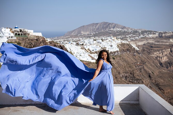Santorini Flying Dress Photo Session Experience - How the photographer and assistant shape the hour
