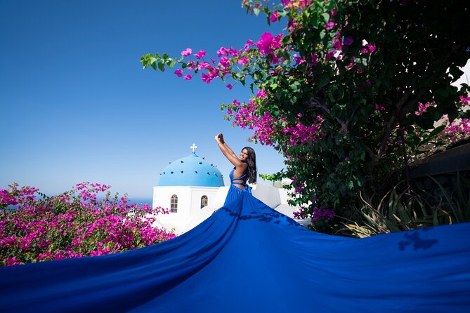 Santorini: Flying Dress Photoshoot - Waiting for the photographs