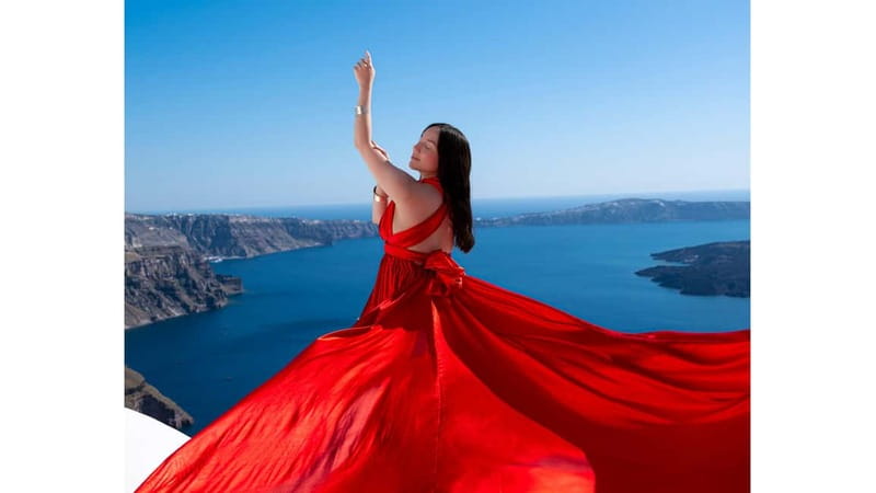 Santorini: Flying Dress Photoshoot with Edited Photos - Choosing the Dress and Accessories