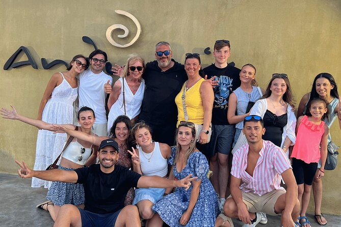 Santorini: Full Island Tour & Sunset with Local Guide & Pick-up - What the guides and drivers add