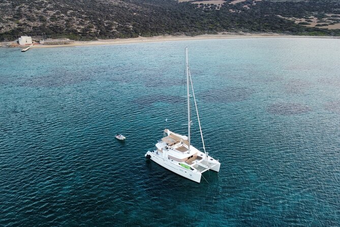 Santorini Gold Catamaran Cruise with BBQ, Drinks and Hotel Pickup - What the catamaran is like onboard