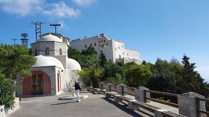 Santorini in 5 hours: Oia, Traditional Villages & Black Beach - Key points to know before you book