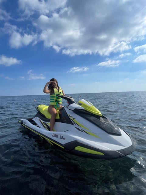 Santorini: Jet Ski Rental Perissa, Perivolos and St. George - Choosing between a fast ride and a relaxed one