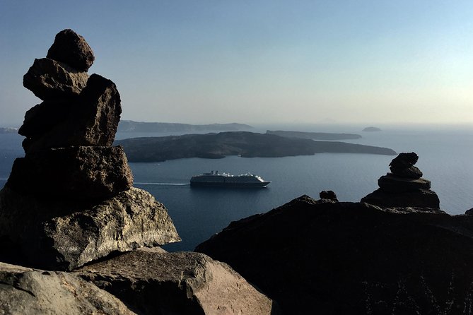 Santorini Luxury Custom Private Tour with Local guide - Oia: one hour and 20 minutes among the famous views