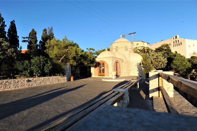 Santorini Luxury Custom Private Tour with Local guide - Megalochori: the village that adds context