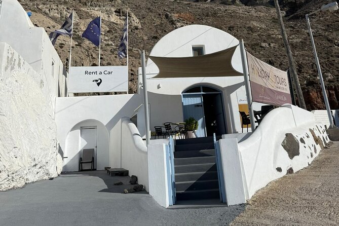 Santorini: Main Port Shared Shuttle - Bus to Hotels or Airport - A short ride that may become a longer shared transfer