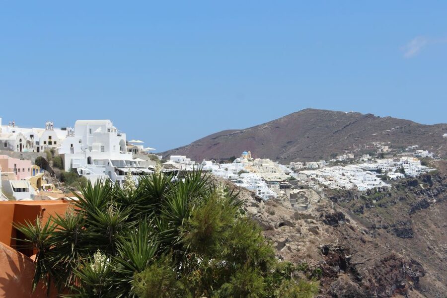 Santorini: Mesa Gonia, Pyrgos and Oia Tour - What to bring and what not to expect