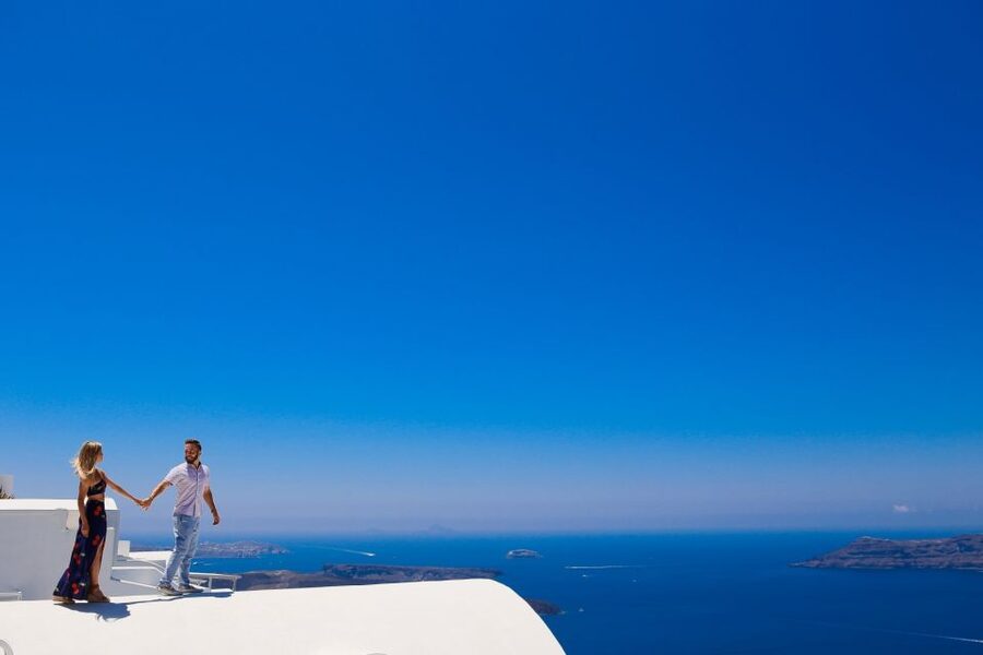 Santorini: Photo Shoot with a Private Vacation Photographer - Practical details that affect your day