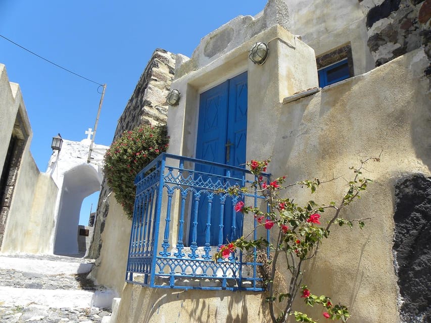 Santorini: Private Customizable Tour with Flexible Lenghts - Black sand, Red Beach, and volcanic scenery