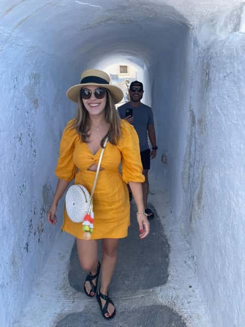 Santorini : Private Guided Highlights Tour - A quick way to see Santorini’s famous side