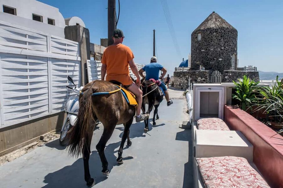 Santorini : Private Guided Highlights Tour - What to bring for a comfortable outing