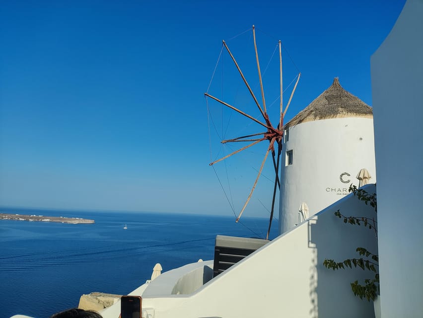 Santorini: Private Sightseeing Tour with Local Guide - Why a private vehicle helps on Santorini