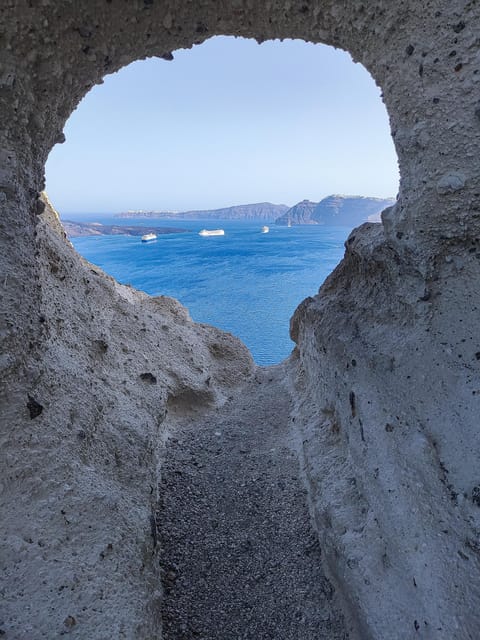 Santorini: Private Sightseeing Tour with Local Guide - Ammoudi Bay and the climb back to the cliffs