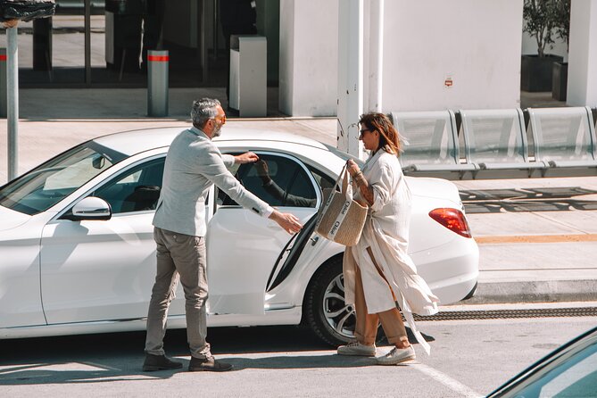 Santorini, Private Transfer with Luxury Airconditioned Vehicle - What the 10-minute to 1-hour ride means for you