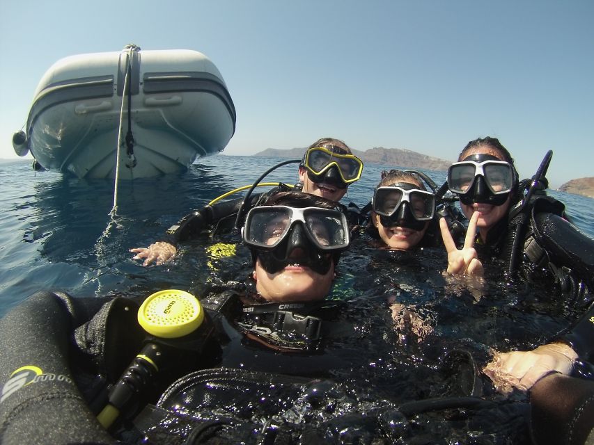 Santorini: Scuba Diving Experience for Beginners - From Oia’s Post Office Square to Amoudy Bay