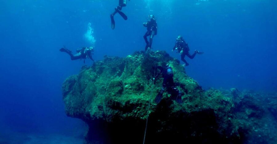Santorini: Scuba Diving Experience for Beginners - What happens during the pre-water lesson