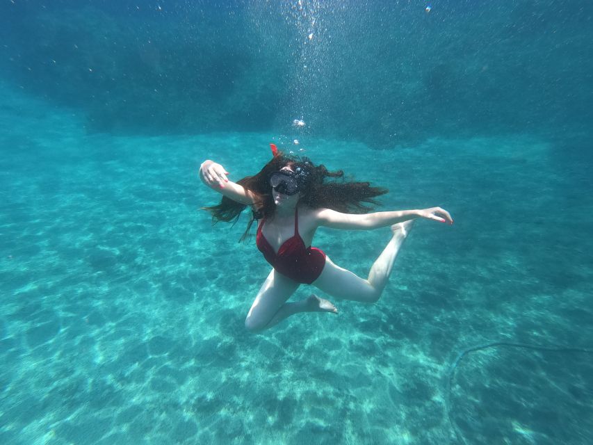 Santorini: Sea Caves Kayak Trip with Snorkeling and Picnic - Why the south coast is Santorini’s best kayaking area
