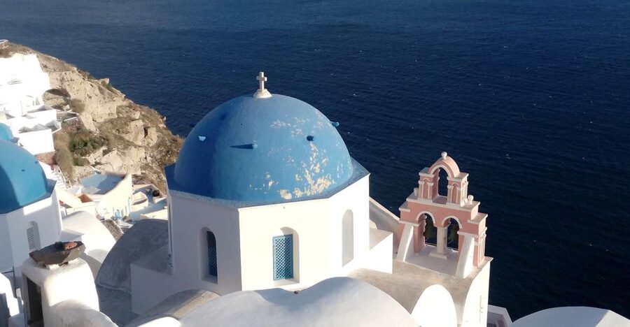 Santorini: Small-Group Highlights Tour of Venetian Castles - Emporio shows Santorini’s most preserved castle lanes