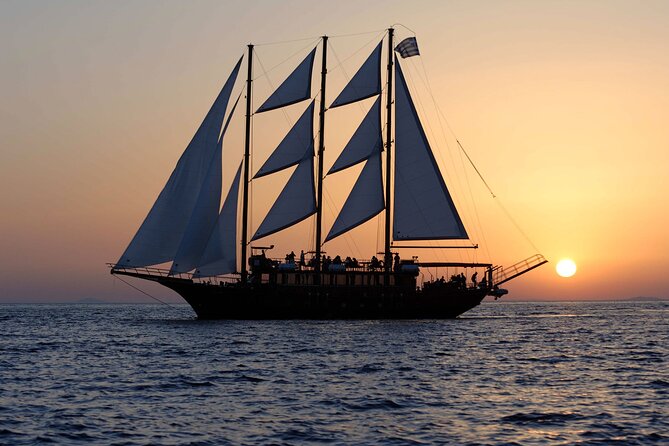 Santorini Sunset Dinner Cruise Including Nea Kameni Visit - Comfort, crowds, and what to pack