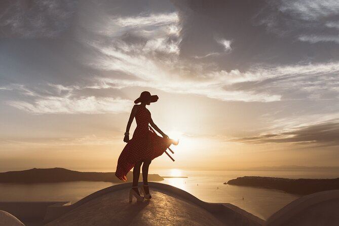 Santorini Sunset Walking Tour inc. tastings and 5 drinks - A local craft beer with seasonal tapas