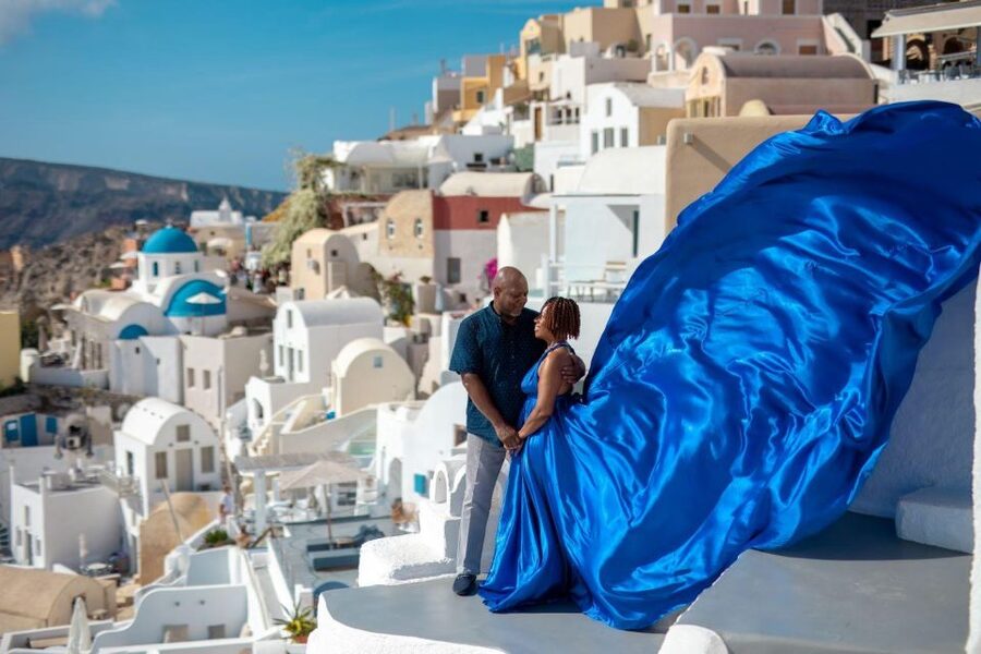 Santorini: Unique Flying Dress Photoshoot Experience - How the photographer helps you pose