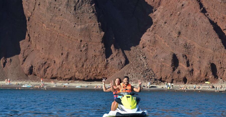 Santorini:Volcanic Beaches Cruise With Jet Ski - Timing, clothes, and practical preparation