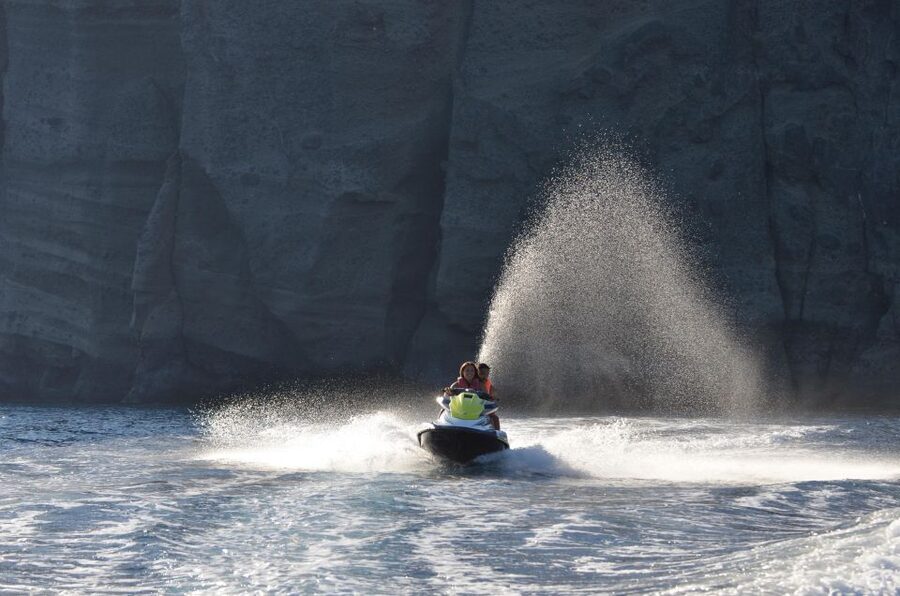 Santorini:Volcanic Beaches Cruise With Jet Ski - What the $400 price really covers