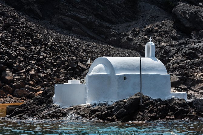 Santorini Volcano and Hot Springs Cruise Tour from Fira Old Port - Nea Kameni gives you Santorini’s wild side