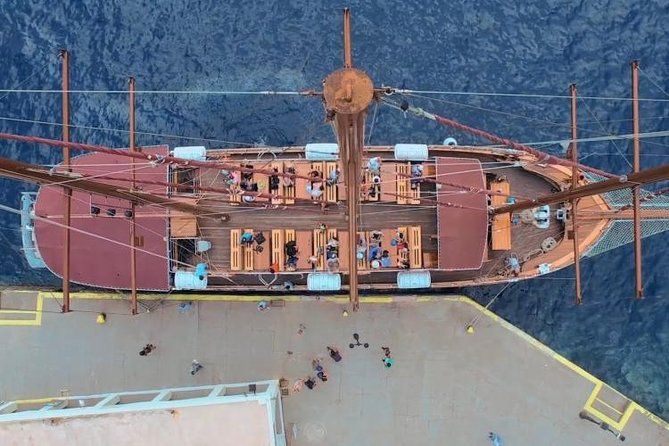 Santorini Volcano Tour - Twenty minutes across the caldera to Nea Kameni