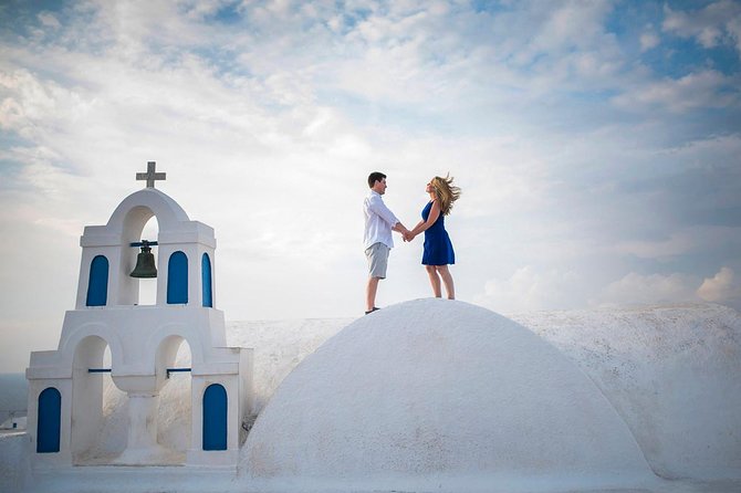 Santorini Walking Tour with a Personal Photographer - Oia in the Morning: Famous Views Without the Evening Crush