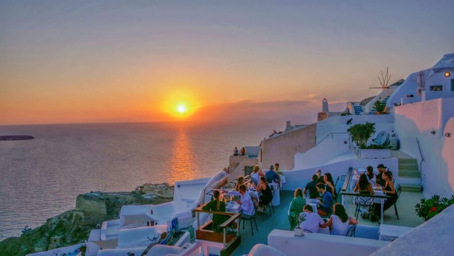 Santorini: Wine Tour with Sunset in Oia - Sunset at Sun Spirit Bar in Oia