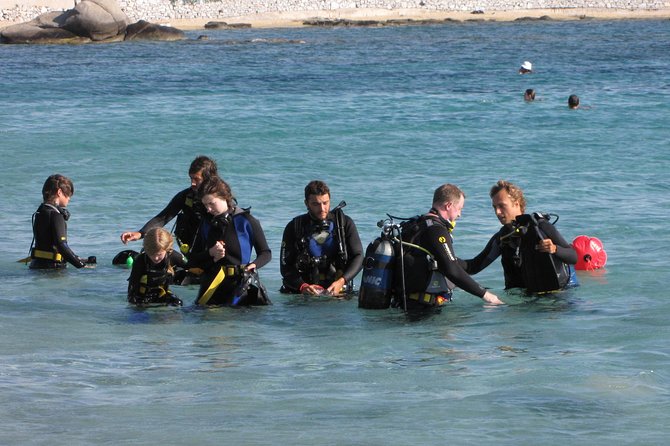 Scuba Diving in Naxos by Bluefindivers - Dive in Greece - Amazing Diving Spots - Getting comfortable in the shallow water
