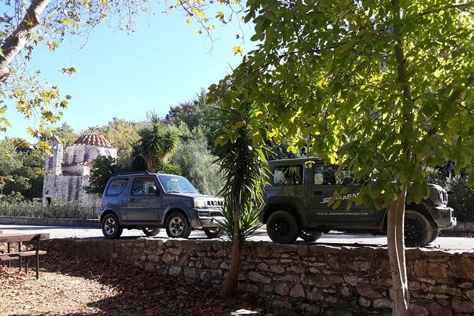 Self drive 4x4 Jeep Safari - Pick ups in the North - Seven Springs and the narrow tunnel
