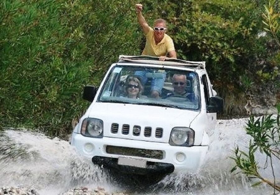 Self-Drive Jeep Safari to South Coast, Palm Beach & Canyons - The 15-minute safety briefing comes first