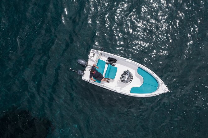Self-Drive License-Free Boat Rental in Santorini from Vlichada - What the boat provides, and what you should bring