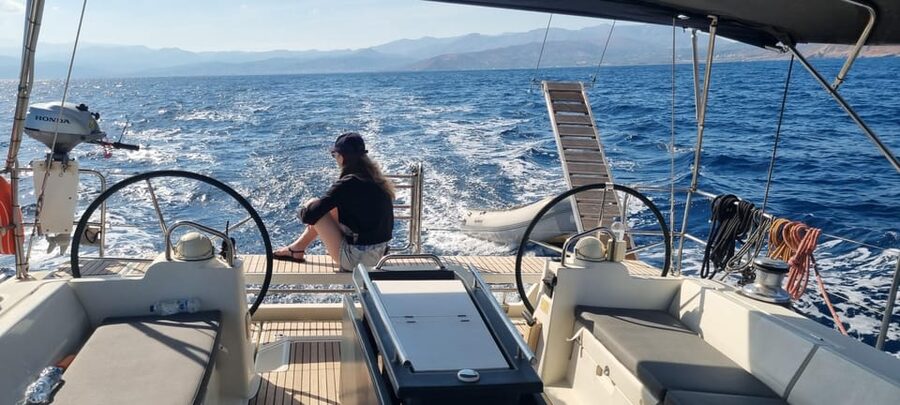 Shared Balos and Gramvousa Sailing Trip with Meal and Drinks - The 20-minute walk to the Venetian Castle