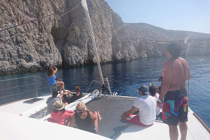 Shared Catamaran All inclusive-Day Cruise to Naxos or Paros - Crew style and onboard service
