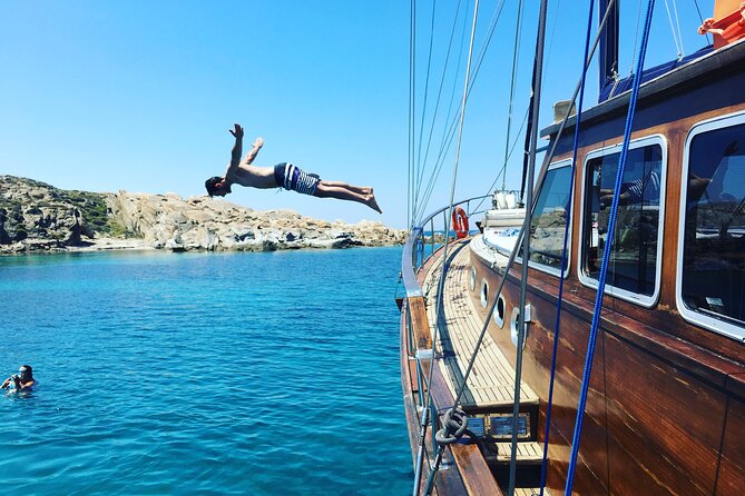 Shared Mykonos Sail Cruise to Delos and Rhenia Islands - Weather, waves, and the return sail