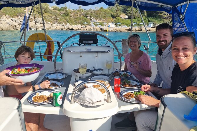Single day Sail boat cruise with swimming, snorkeling, drinks and lunch - What the route gives you that a beach day does not