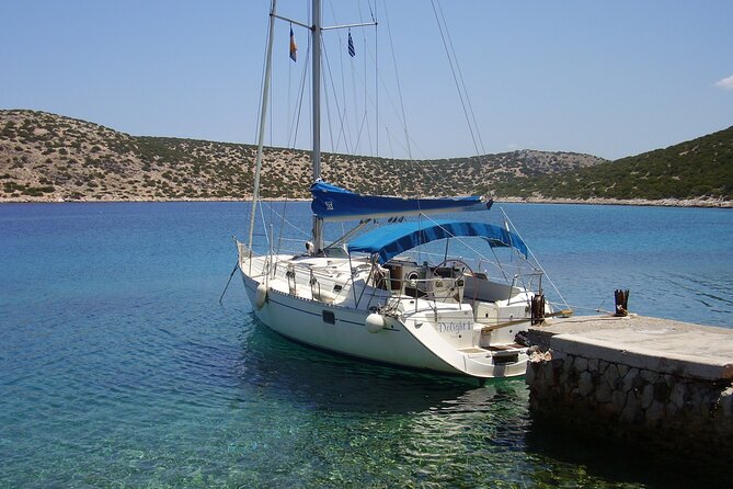 Single day Sail boat cruise with swimming, snorkeling, drinks and lunch - Value at $116.11 per person