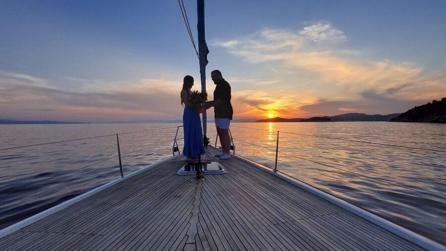 Skiathos: Full-Day Sailing Cruise with Lunch - Lunch at around 14:00