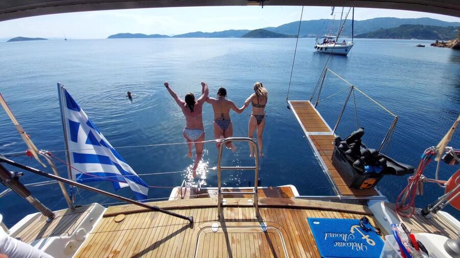 Skiathos: Full-Day Sailing Cruise with Lunch - The family crew and the feel on board